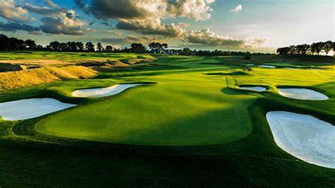 Us open wiki golf - Location in Oklahoma. The 2001 United States Open Championship was the 101st U.S. Open, held June 14–18 at Southern Hills Country Club in Tulsa, Oklahoma. The U.S. Open returned to Southern Hills for the first time since 1977. Retief Goosen won the first of his two U.S. Open titles in an 18-hole Monday playoff, two strokes ahead of runner-up ... 